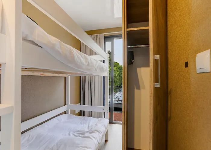 Luxe Houseboat Skoft