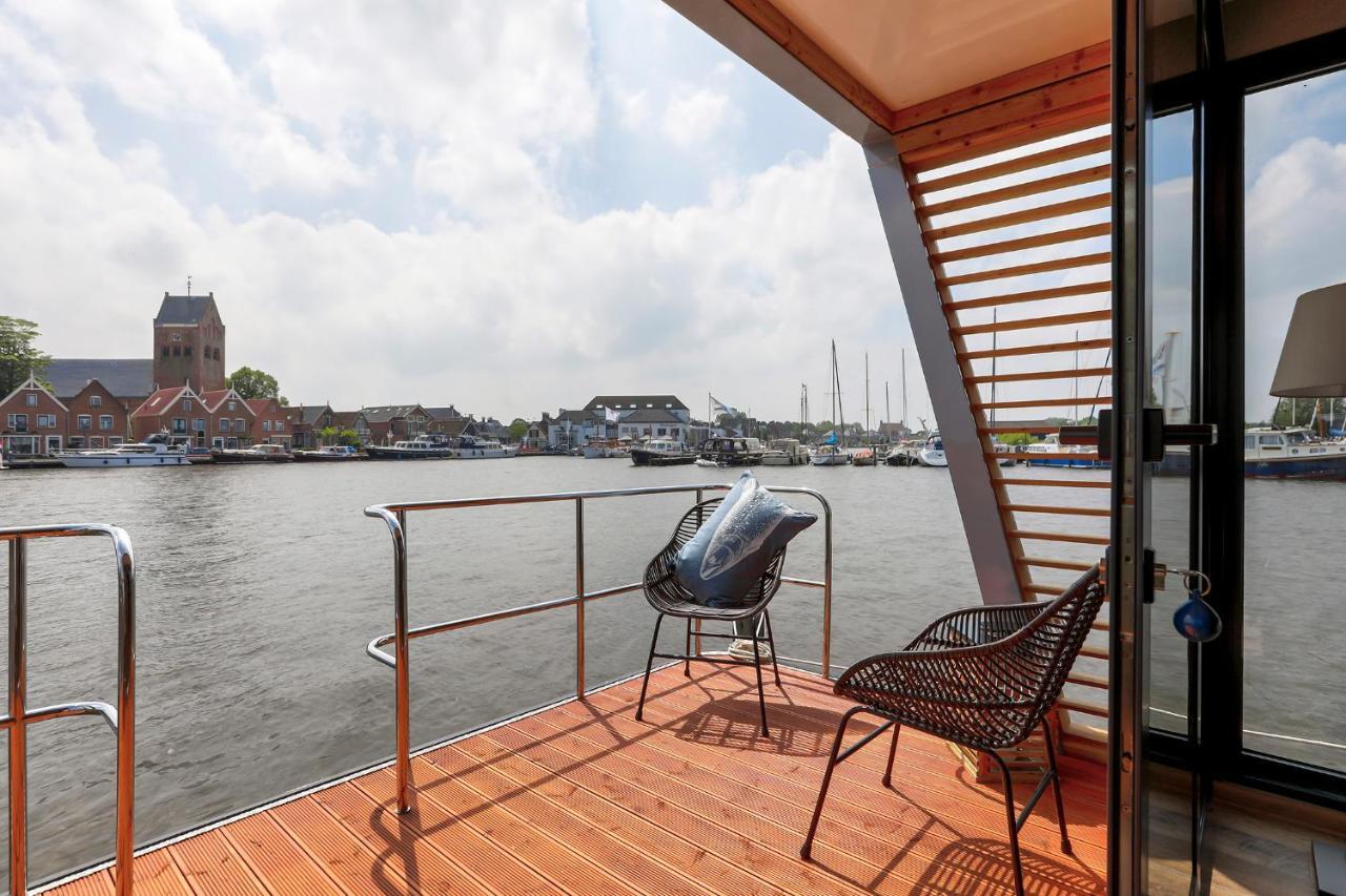 Botel Luxe Houseboat Skoft
