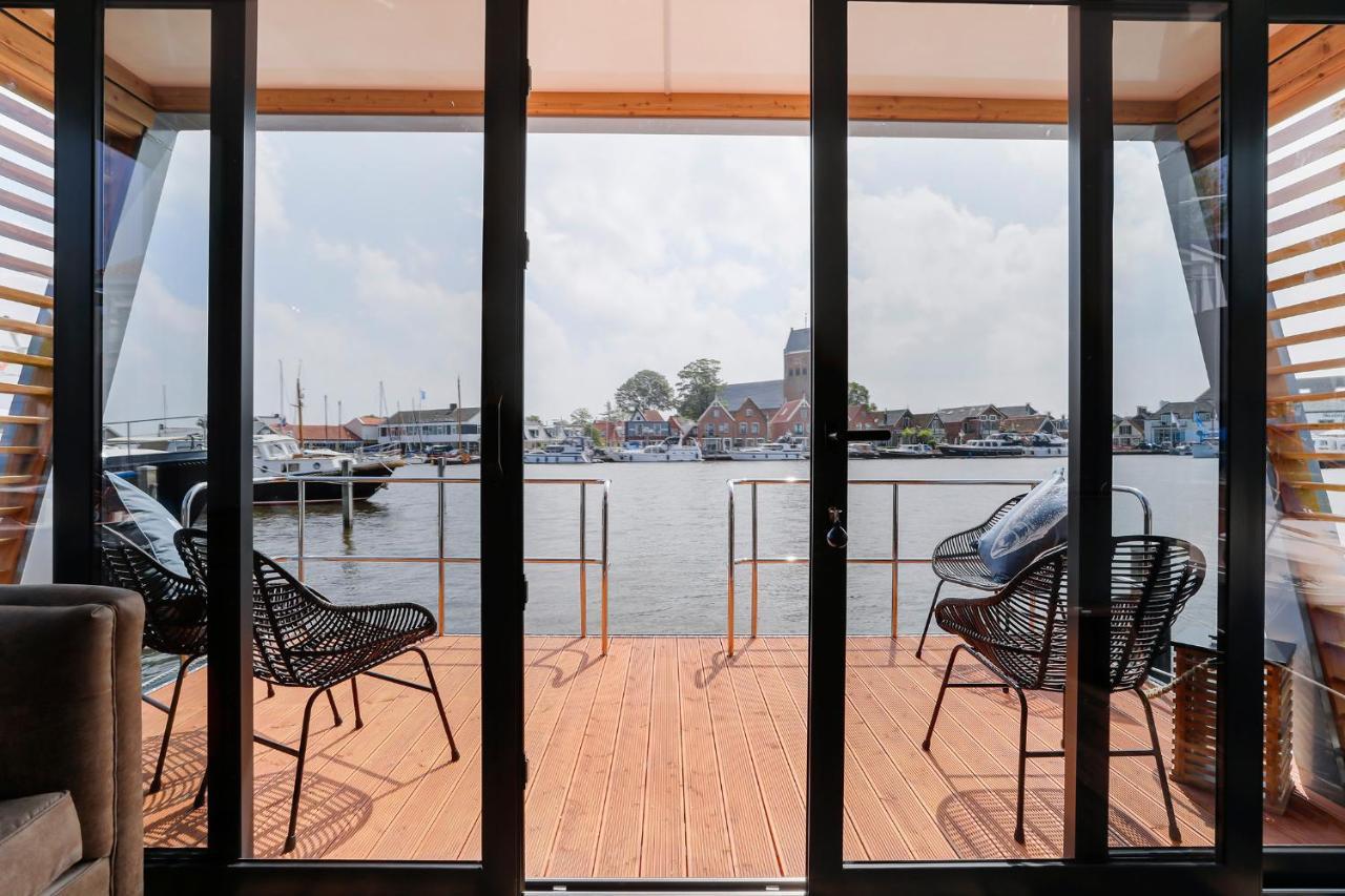 Luxe Houseboat Skoft Botel Grou