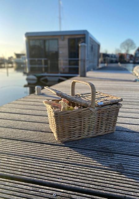 Botel Luxe Houseboat Skoft Grou