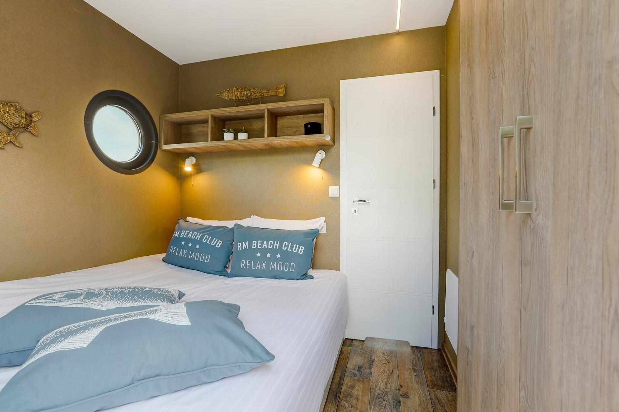 Botel Luxe Houseboat Skoft